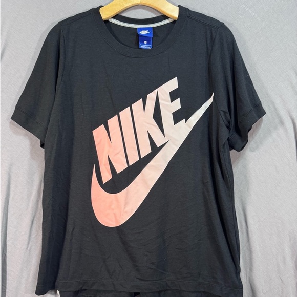 Nike Black T-Shirt with Pink Logo - Picture 1 of 4